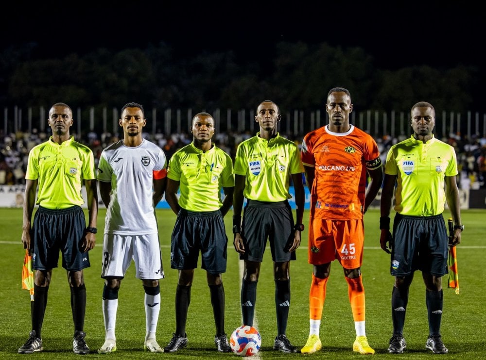 Mugabo Eric (Ubanza ibumoso) na Ishimwe Jean Claude 