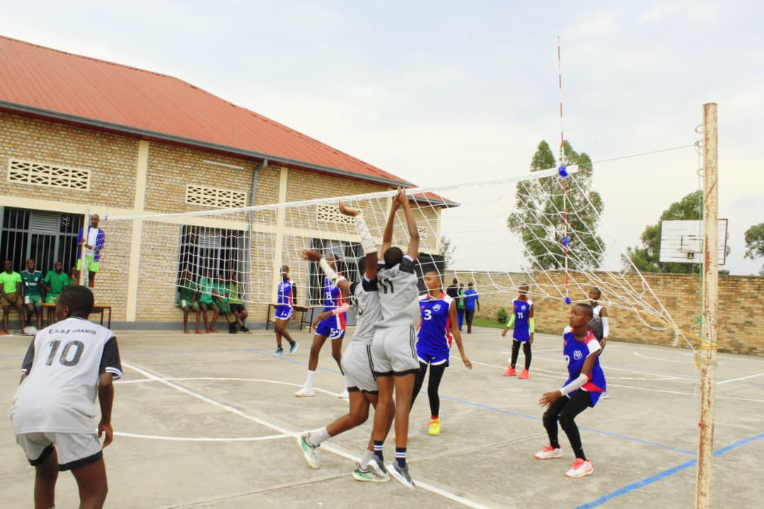 ESB Kamonyi mu bakobwa, na GS St Aloys Rwamagana ni zo zageze ku mukino wa nyuma, mu marushanwa y'Isonga 2026 muri Volleyball arimo kubera mu Karere ka Nyanza mu Ntara y'Amajyepfo