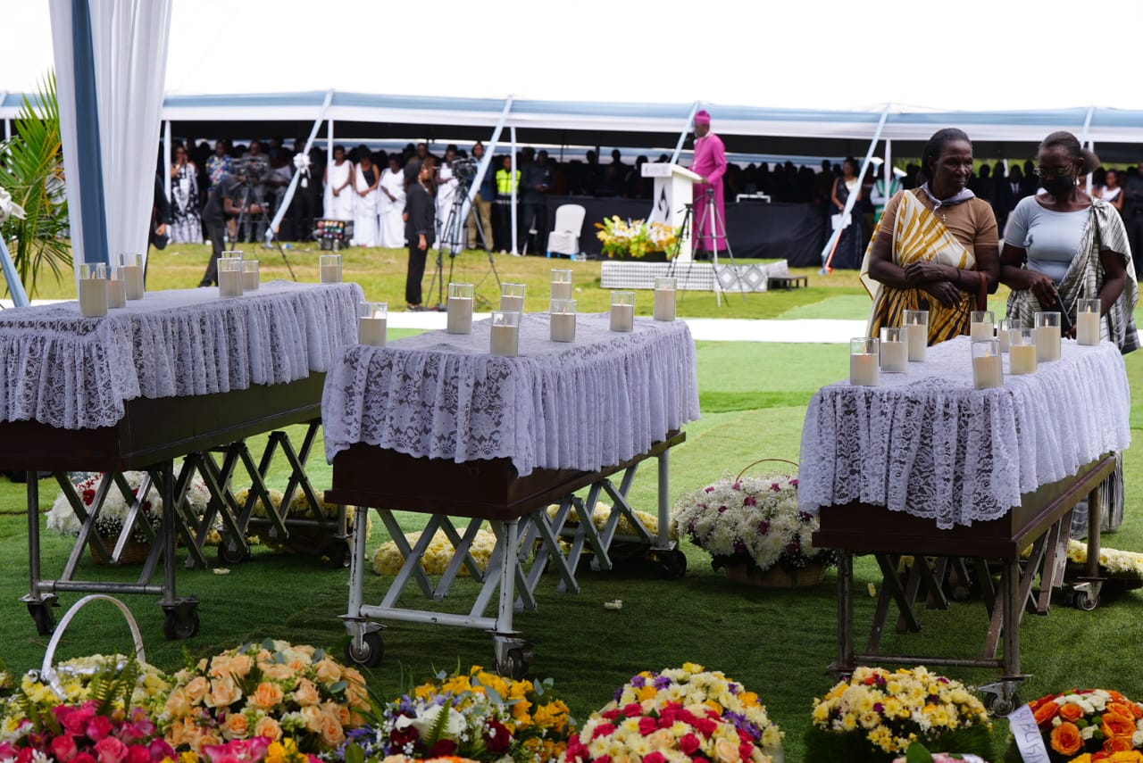 Hashyinguwe mu cyubahiro imibiri 30 irimo itanu yabonetse na 25 yimuwe ivanywe aho yari ishyinguye