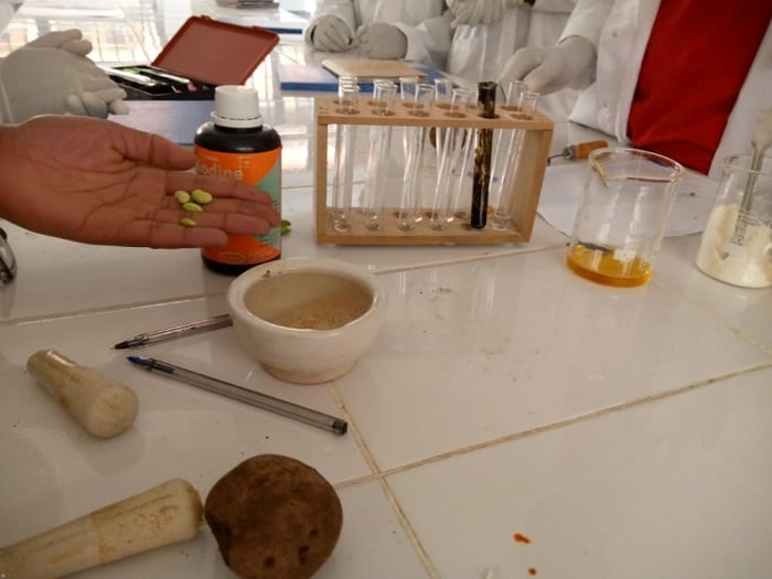 Bimwe mu bikoresho bya Laboratwari bifashisha mu gupima intungamibiri zigize bimwe mu biribwa
