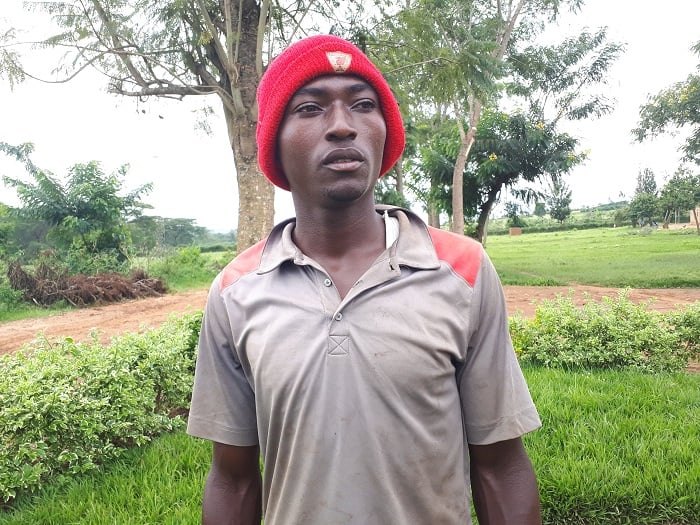 Yamfashije Potien avuga ko hashize amezi atanu asezeye akazi kubera kudahembwa