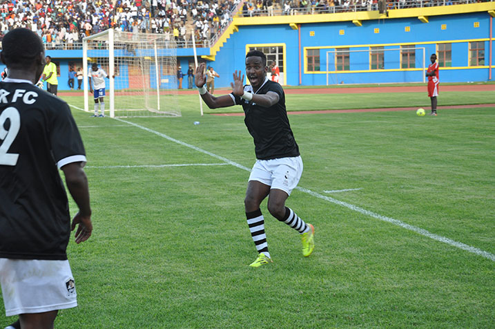 Yannick ati "mwitonde mbanze nibyinire".