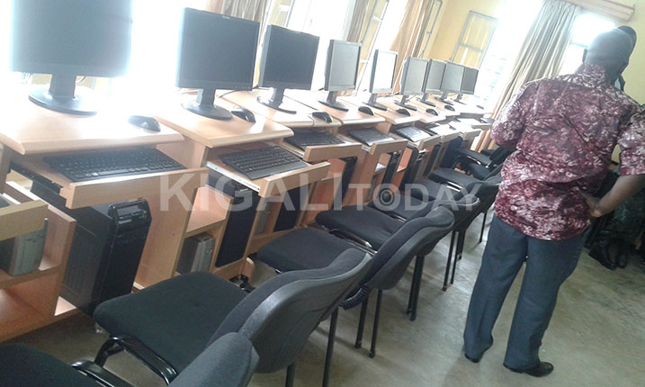 Yasuye bimwe mu bigo byigishirizwamo urubyiurko ikoranabuhanga, abinenga kutagira interineti kandi byegereye umuyoboro wayo.