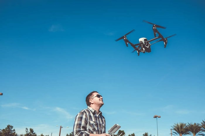 Yifashishije drone afata umugore we wamucaga inyuma