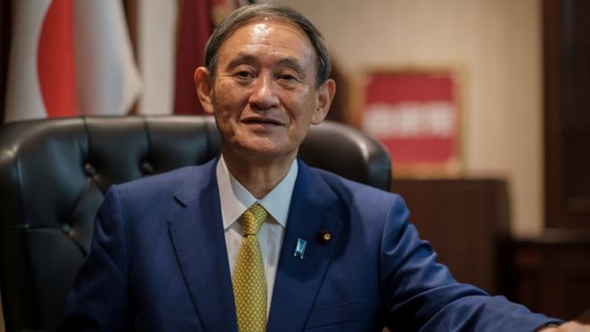 Yoshihide Suga yari asanzwe akorana bya hafi n