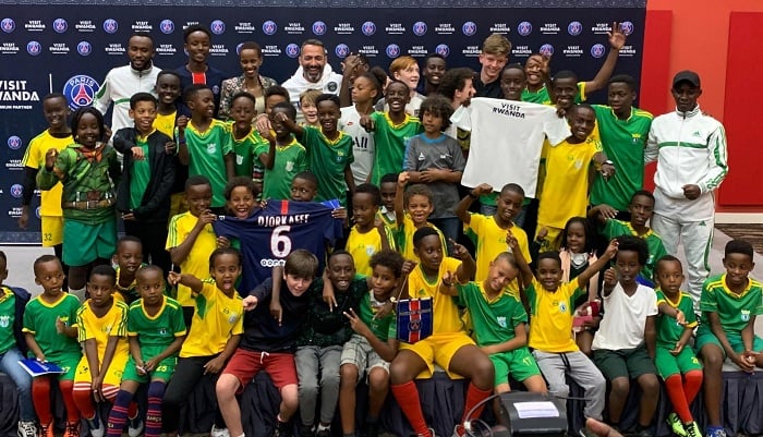 Byari ibyishimo ku bana bo muri Academy ya Gasabo guhura n'umwe mu bakinnyi begukanye igikombe cy'isi