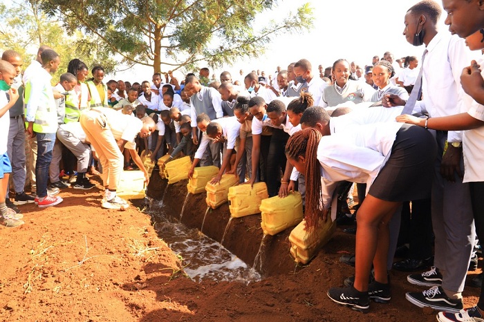 Urubyiruko rwagize uruhare mu kumena kanyanga yafatiwe mu Karere ka Kayonza 