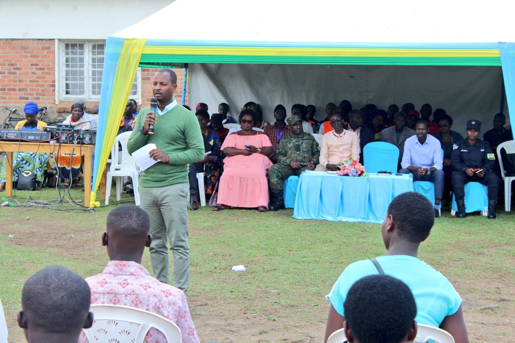 Meya Hamiss Bizimana yabwiye urubyiruko ko kugera ku ntego zarwo byajyana n'imyitwarire mizima