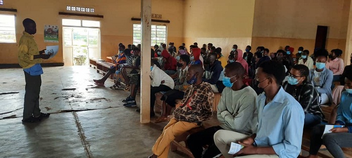 Urubyiruko rwemeza ko ibibazo by'ubuzima bwo mu mutwe birwugarije ariko kandi ngo bagiye baganirizwa kenshi hari icyo byabafasha