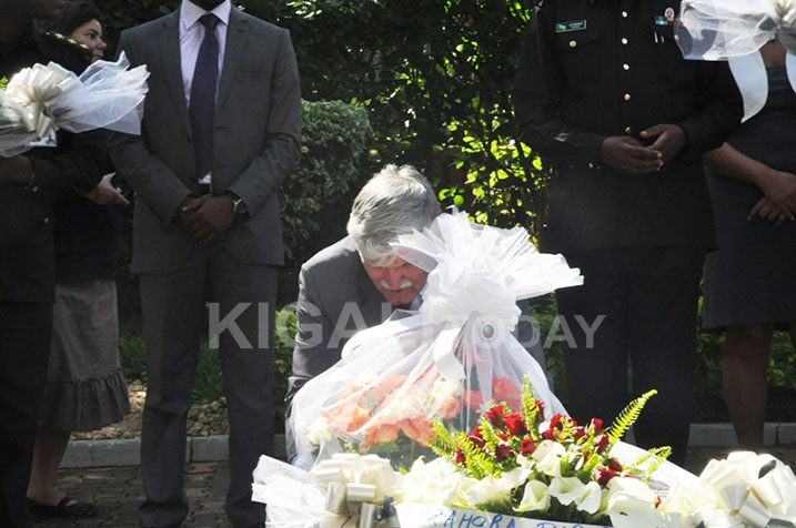 Lt. Gen. Dallaire avuga ko "Never Again" igomba kubanzirizwa na "Never Forget".