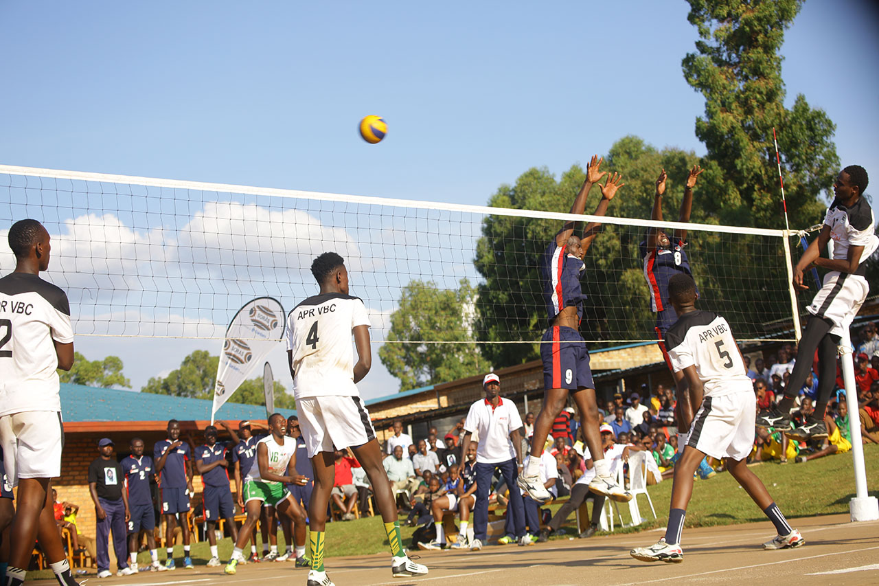 Yves Mutabazi (wasimbutse) yaje kuvunika ava mu mukino