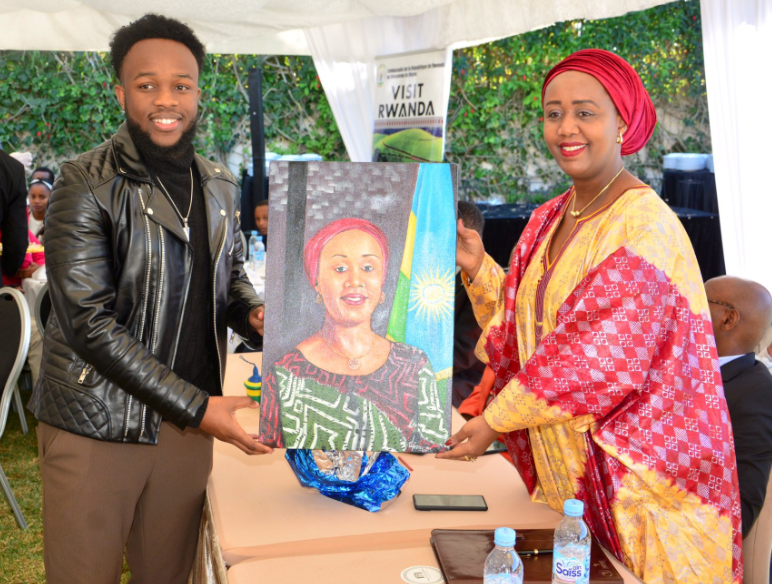 Abanyarwanda batuye muri Maroc bahaye ikaze Ambasaderi Shakilla Umutoni 