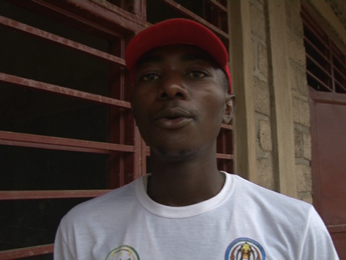 Ntiritsimburwa Jean d'Amour ukuriye intore ziri ku rugerero mu murenge wa Kiyombe.