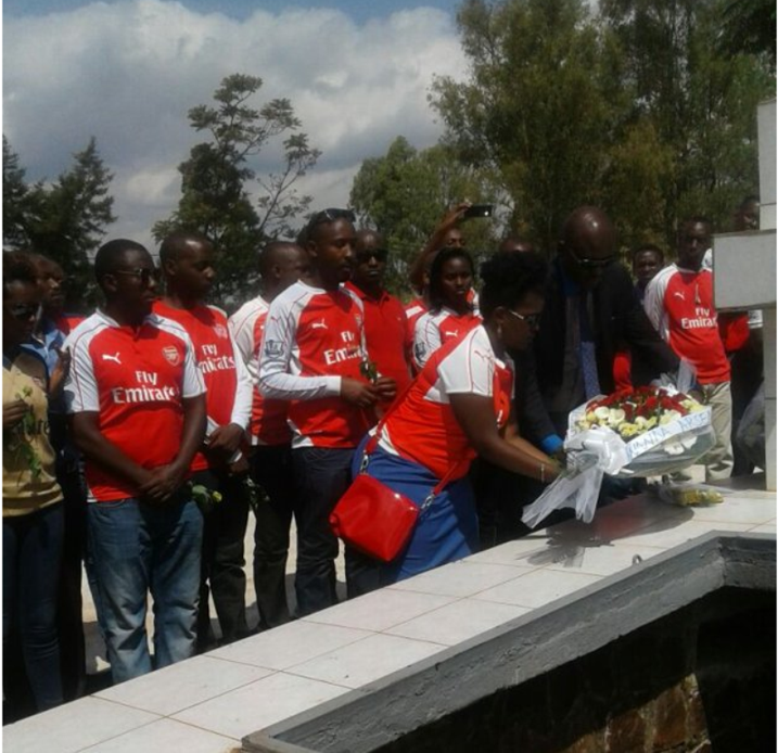 Bashyize indabo ku rwibutso rwa Jenoside rwa Mukarange