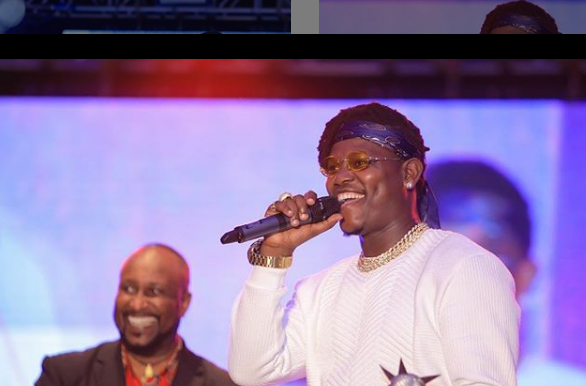 Bruce Melody yihariye ibikombe bitatu wenyine