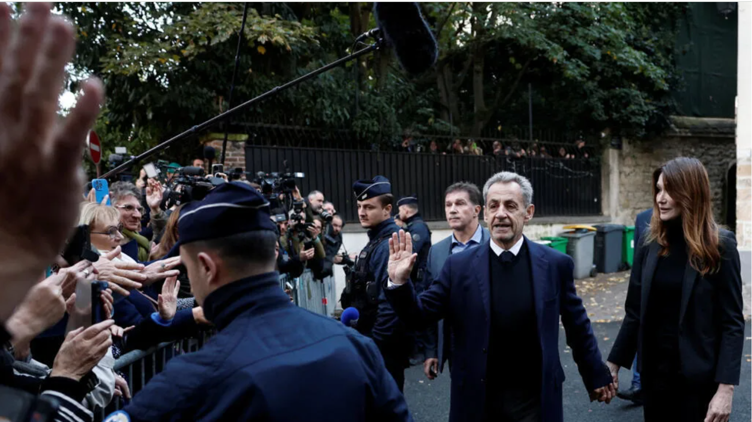 Nicolas Sarkozy yarekuwe by'agateganyo