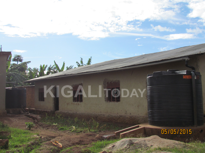 Ibi bigega ngo bizeye ko bizagabanya ikibazo cy'amazi n'imvune bakuraga mu kujya kuvoma kure.