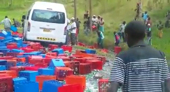 Abaturage bahise batangira kuza gufata izo bashoboye batangurawa.