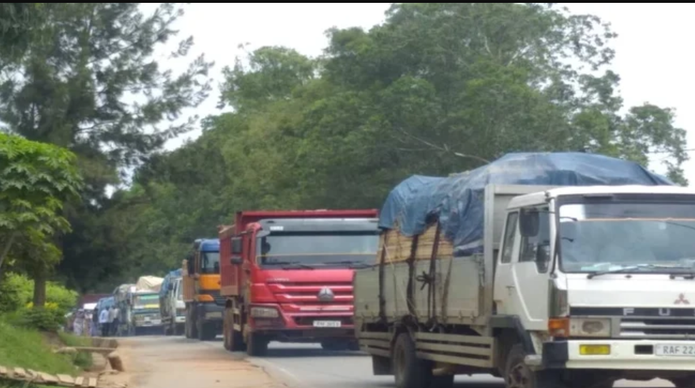 Kubyigana kw'imodoka mu muhanda Kigali-Muhanga bigerereza abawukoresha