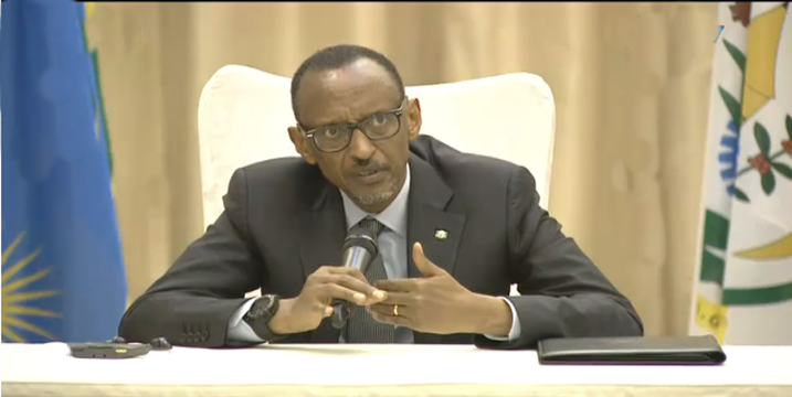 Perezida Kagame yibaza impamvu ibihugu bya Afurika bitagirana ubuhahirane.